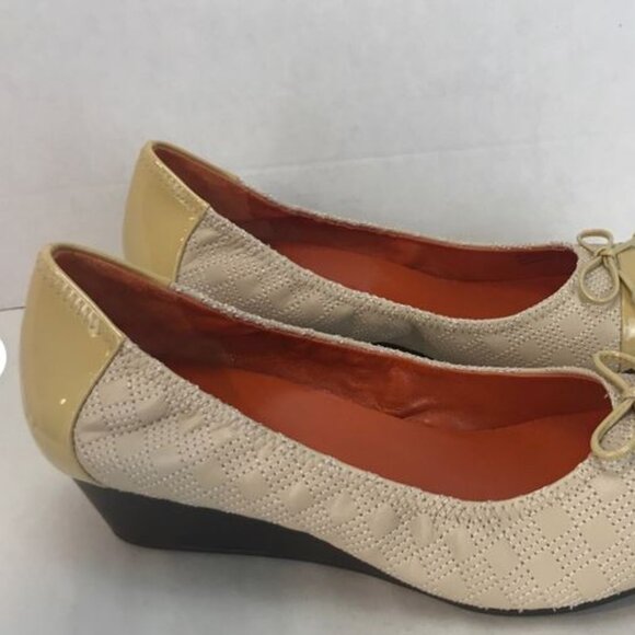 Cole Haan Air Tali Bow Tan Leather & Patent Cap-Toe Wedge - Picture 2 of 8